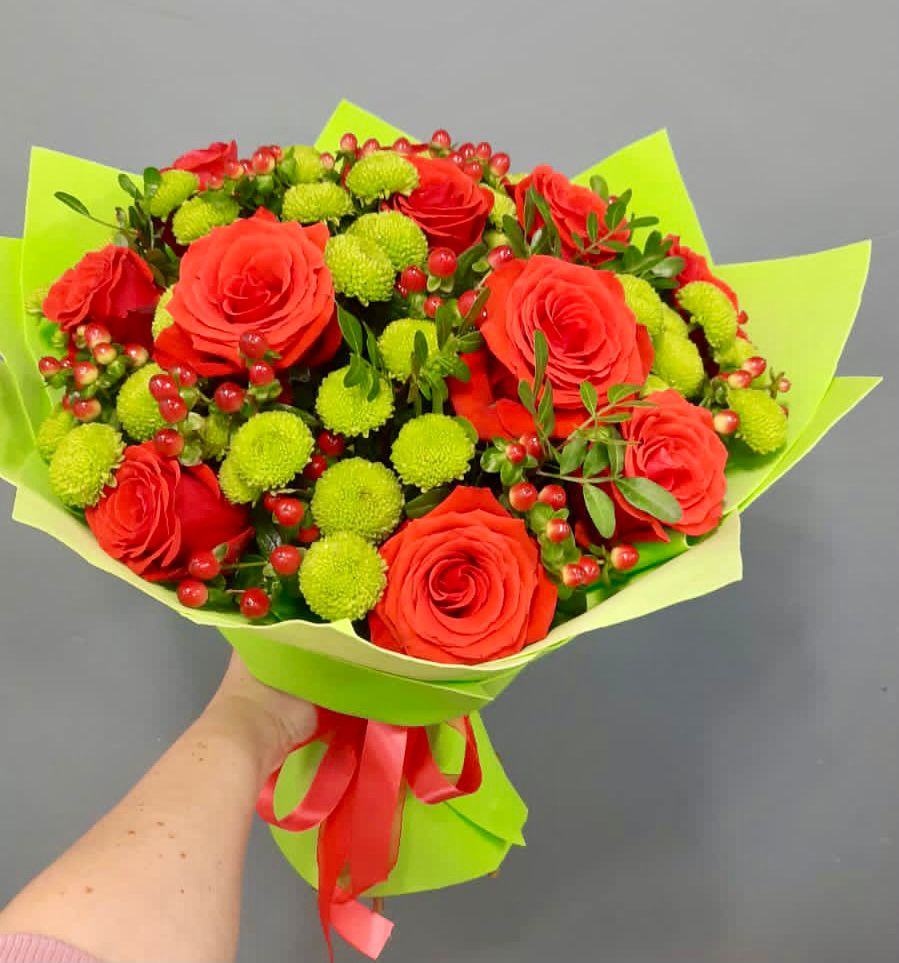 Букет цветов из: Хризантемы и Розы в Бире