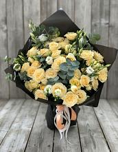 Букет цветов из:  Розы и Лизиантусы в Бире