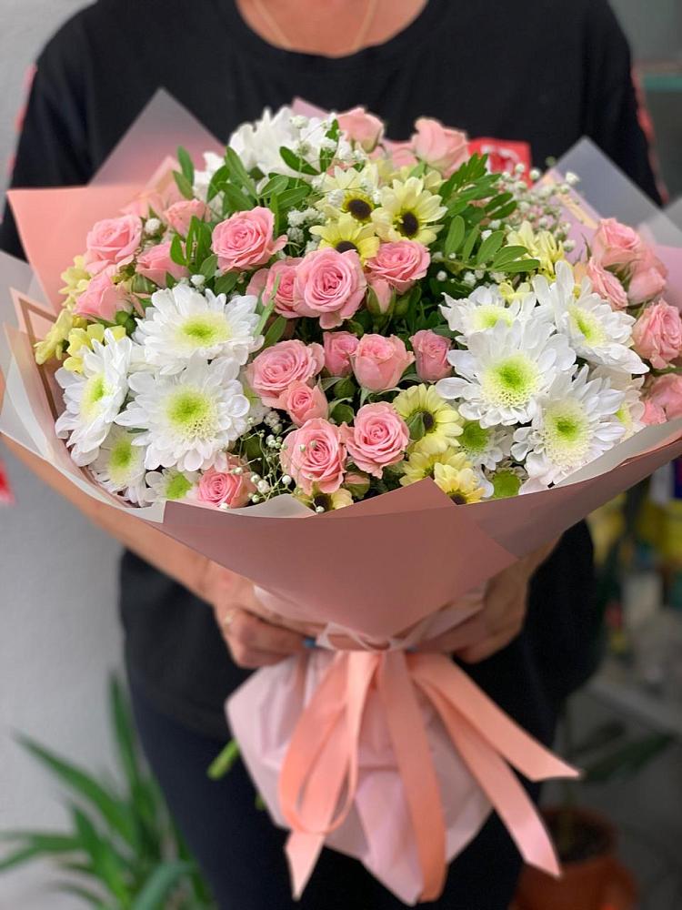 Букет цветов из: Розы и Хризантемы в Бире