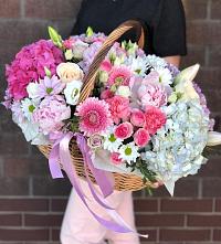 Цветочная композиция из Розы, Хризантемы, Пионы и Лизиантусы в корзине #REPLACE_PRED# Бире