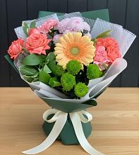 Букет цветов из:  Гвоздики, Розы, Герберы и Хризантемы в Бире
