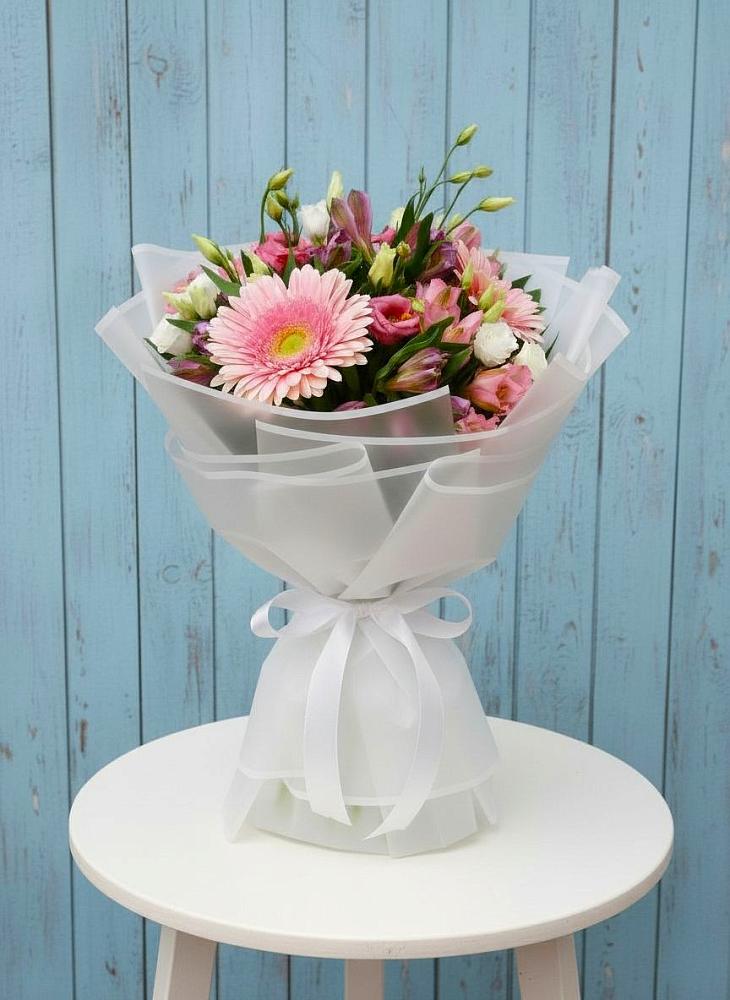 Букет цветов из: Герберы, Альстромерии и Лизиантусы в Бире