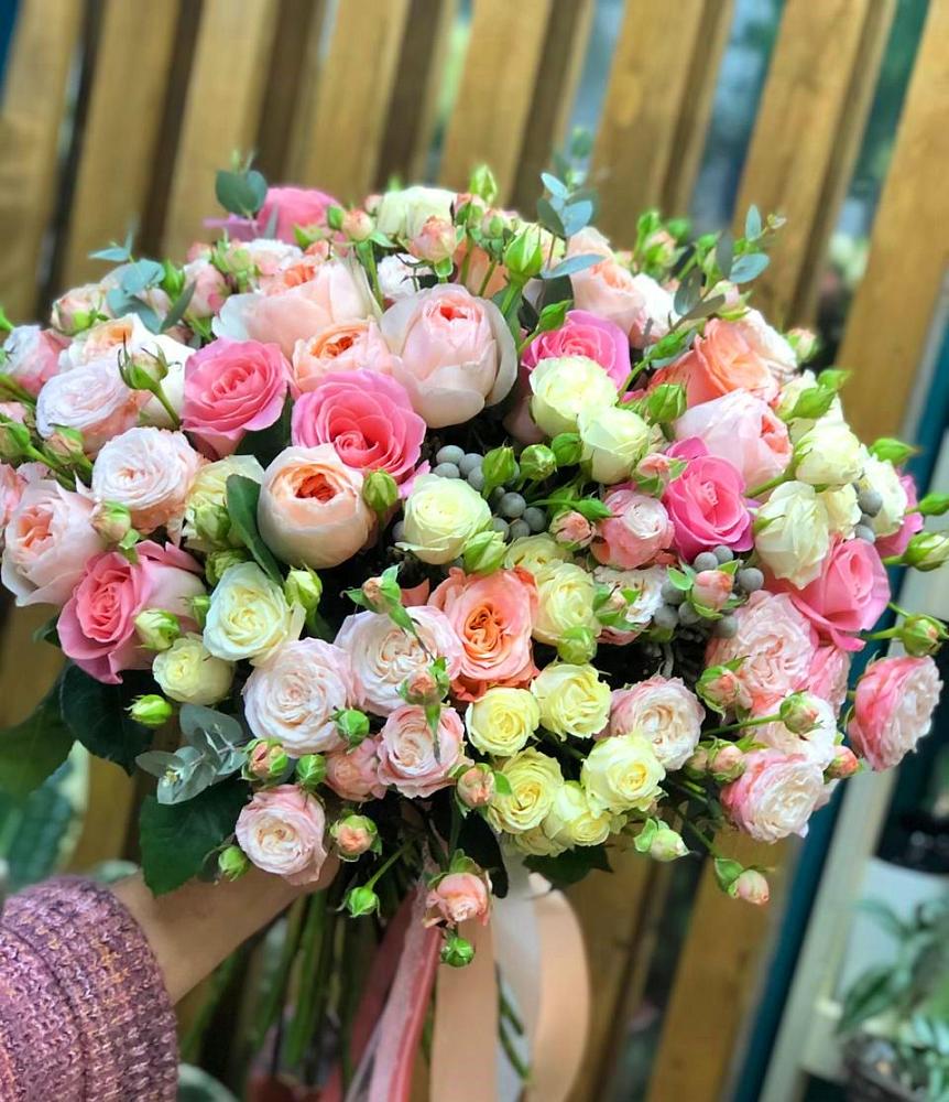 Букет цветов из: Розы в Бире