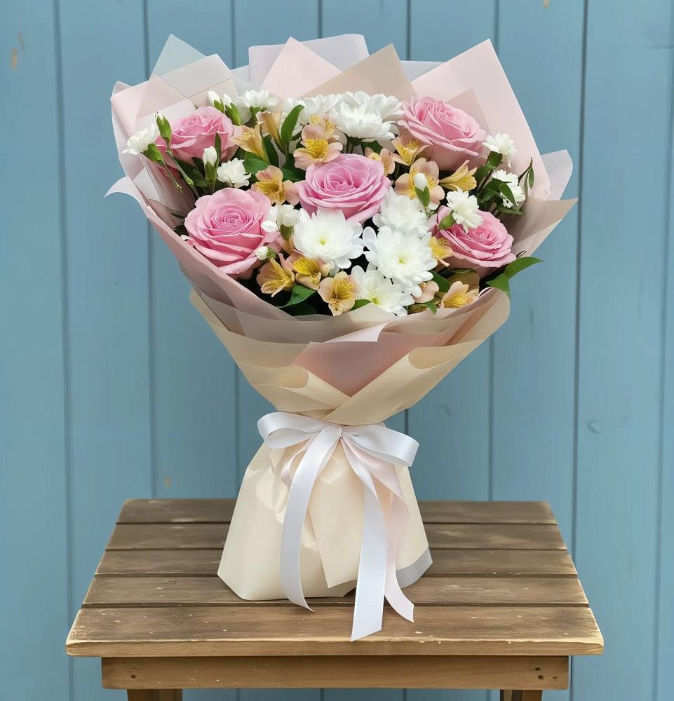 Букет цветов из: Гвоздики, Орхидеи и Розы в Бире