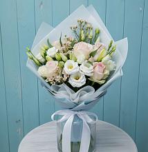 Букет цветов из:  Розы и Лизиантусы в Бире