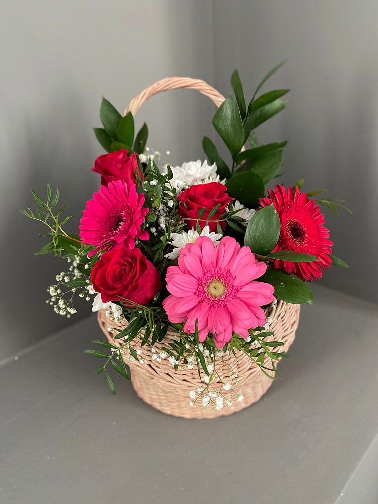 Цветочная композиция из Розы, Хризантемы и Герберы в корзине в Бире