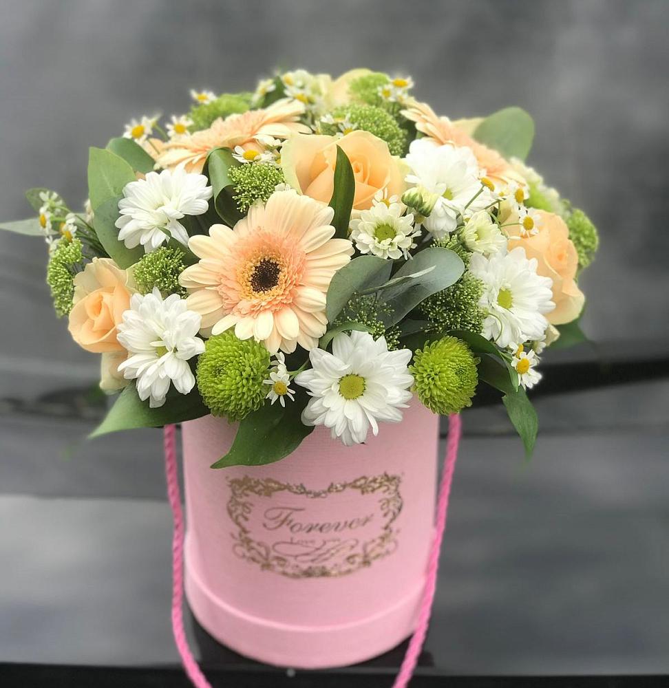 Цветочная композиция из Розы, Герберы и Хризантемы в шляпной коробке в Бире