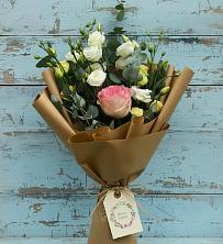 Букет цветов из:  Розы и Лизиантусы в Бире